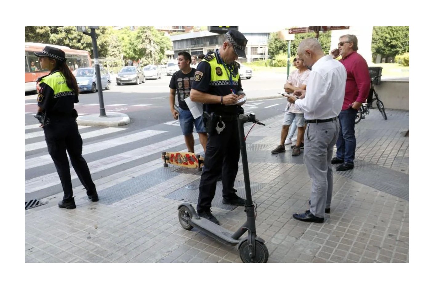 Guía para conducir tu patinete eléctrico de forma segura y evitar multas